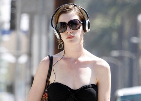 Anne Hathaway with headphones!!!