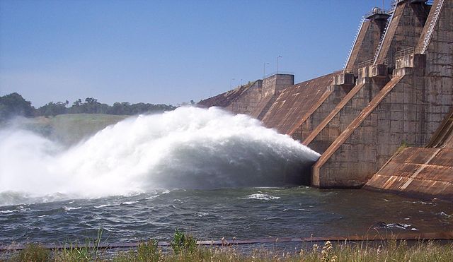 640px-Represa_Hidroeléctrica_del_Yguasu (1)