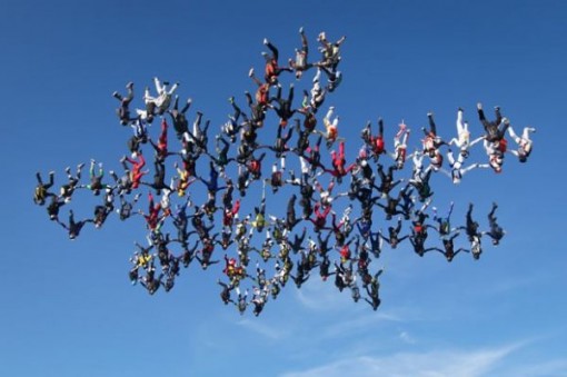 americanos-batem-recorde-de-salto-simulta-neo-de-paraquedas110da04be6a5fc701102c3bda0353a5d