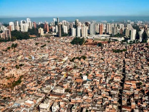 size_590_favela-sao-paulo