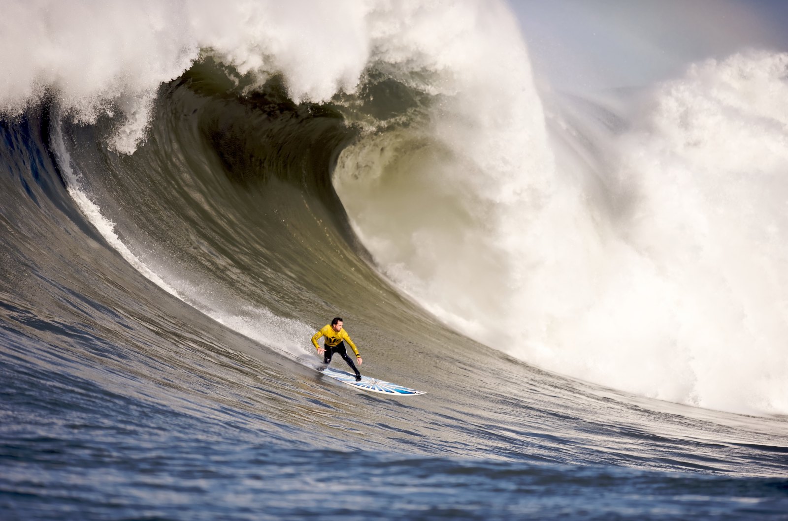 surfista-onda-gigante